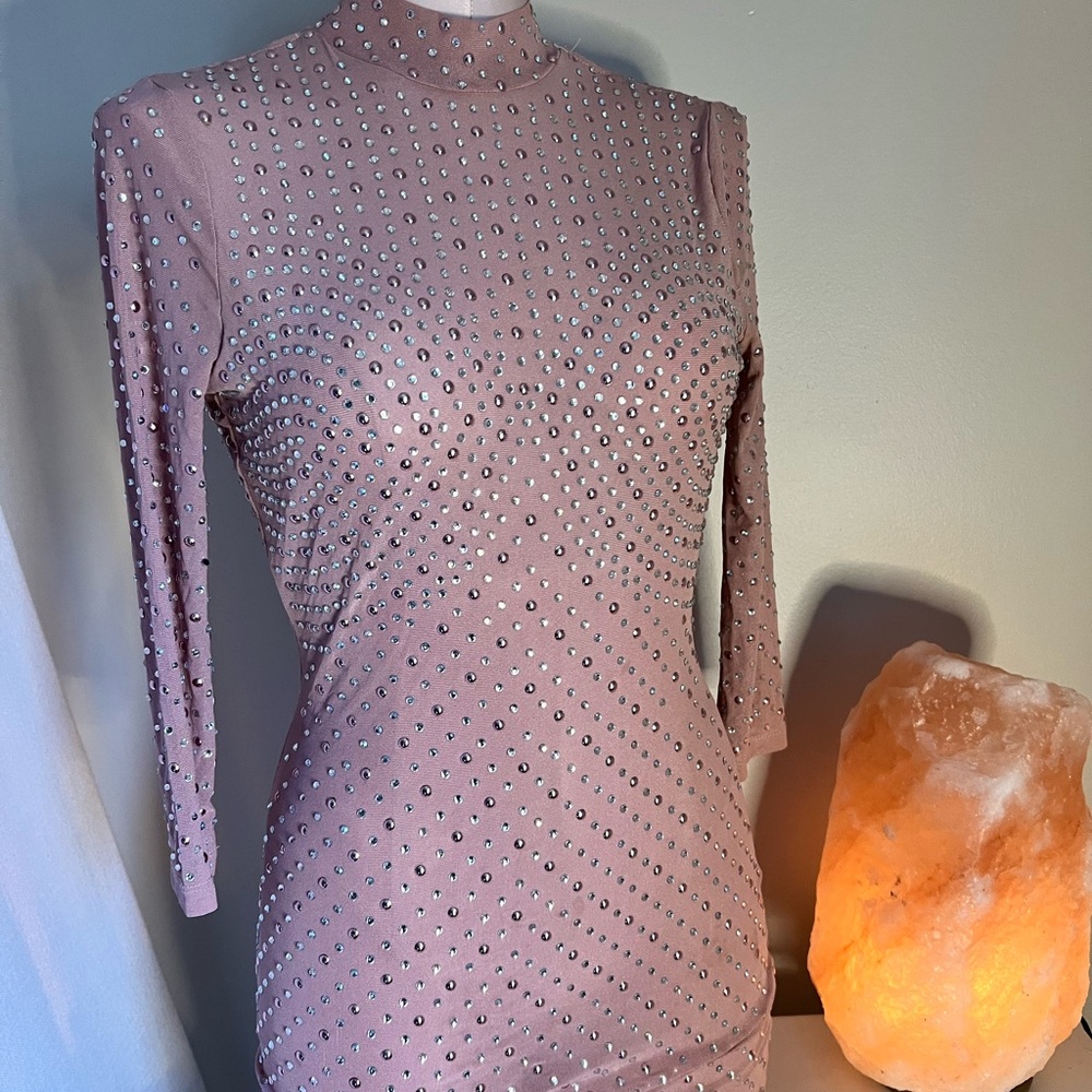 Elegant Mauve Dress with Rhinestone Detailing